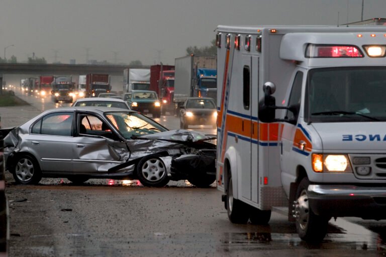 Qu'est-ce qu'un SR-22 et comment affecte-t-il les tarifs d'assurance automobile ?