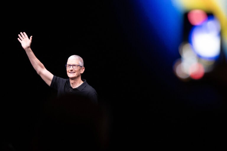 C'est le dernier jour de Tim Cook en tant que PDG d'Apple. Les investisseurs sont plus riches de 4 000 milliards de dollars grâce à lui.