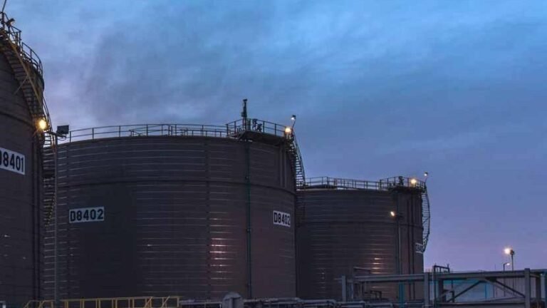 Standard Chartered : les marchés pétroliers doivent désormais évaluer deux points d'étranglement au Moyen-Orient