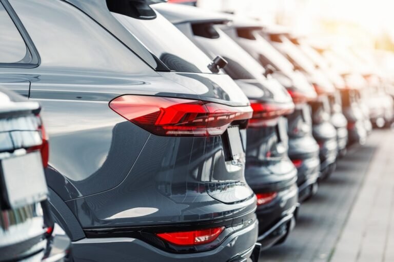 Les primes d'assurance automobile au Royaume-Uni continuent d'augmenter lors du renouvellement malgré une forte concurrence