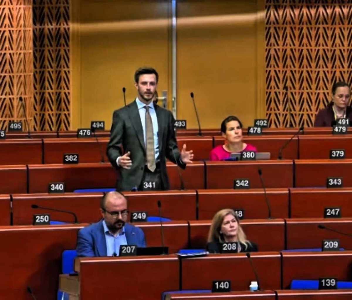 De plus en plus de jeunes Européens sont élus dans leurs parlements nationaux et exigent la fin complète…
