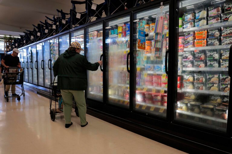 L'économie américaine a ralenti à un taux de croissance de 1,5 % au deuxième trimestre ; Inflation sous-jacente en juin à 3,3%