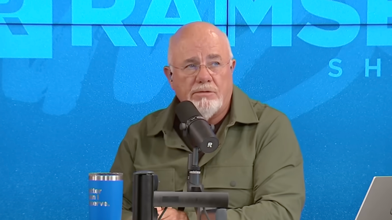 Dave Ramsey dit que vous pouvez économiser de l'argent en augmentant la franchise de votre assurance automobile. Nous avons fait le calcul pour voir si ça marche