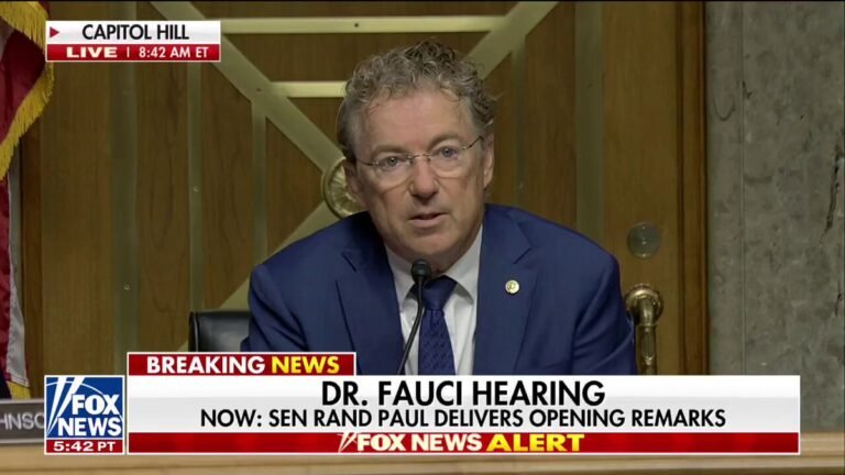 Le sénateur Rand Paul envoie un message direct au Dr Anthony Fauci lors de son discours d'ouverture lors…