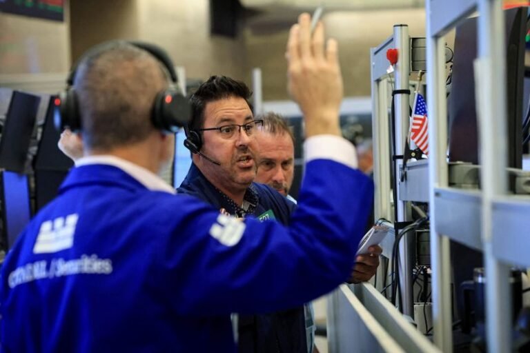 Fitch prévient que la correction du marché de l'IA apparaît comme un risque de crédit mondial majeur