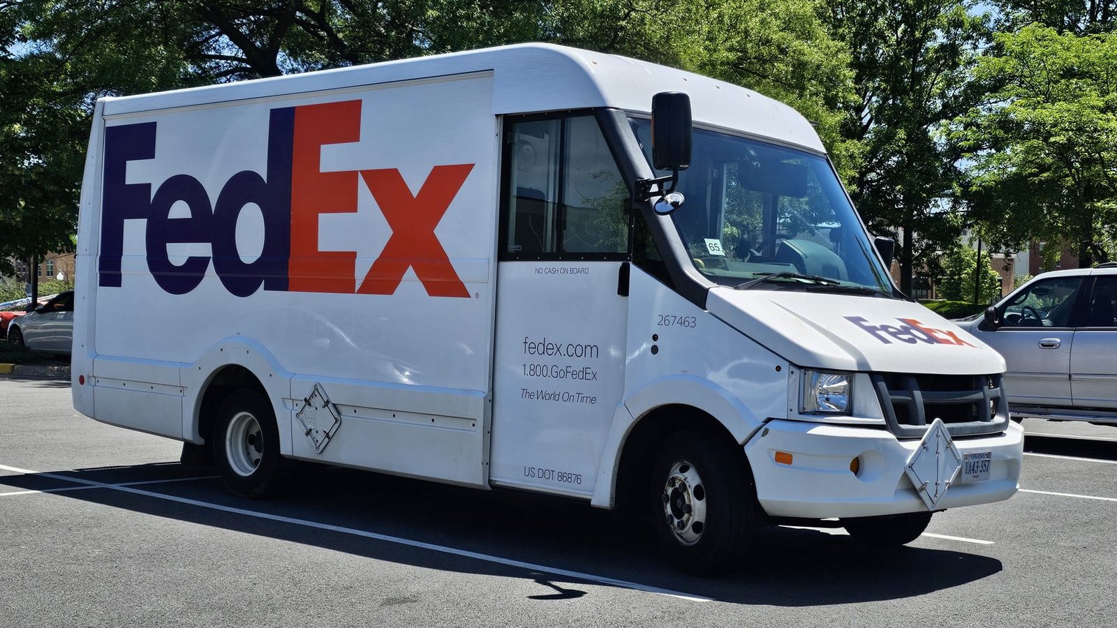 FedEx répartit les frais d'expédition vers l'UE et davantage de codes postaux