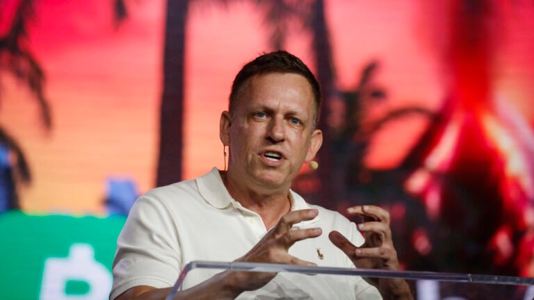 Peter Thiel a déclaré que la « catastrophe » immobilière porterait un coup dur aux jeunes Américains. Les chiffres lui donnent-ils raison ?