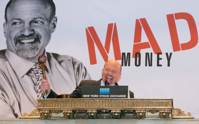Jim Cramer dit que ce n'est pas le moment d'acheter des actions d'IA en plein essor