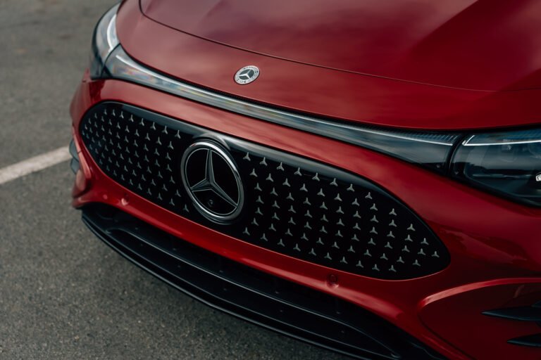 Bilan mitigé de Mercedes : les résultats optimistes du deuxième trimestre surviennent alors que le constructeur automobile allemand pourrait faire face à une interdiction de vente aux États-Unis