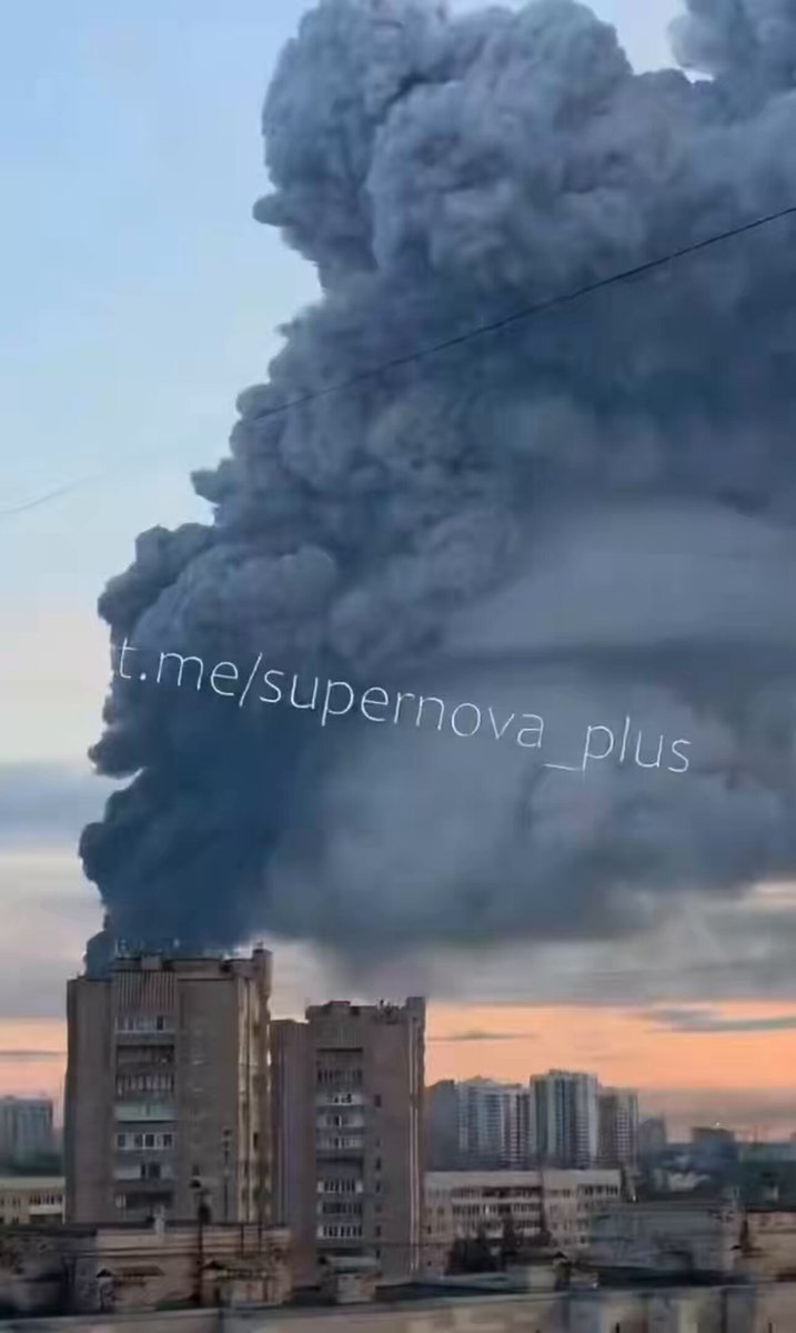 Des incendies massifs ont été observés dans tout Saint-Pétersbourg ce matin après que des installations…