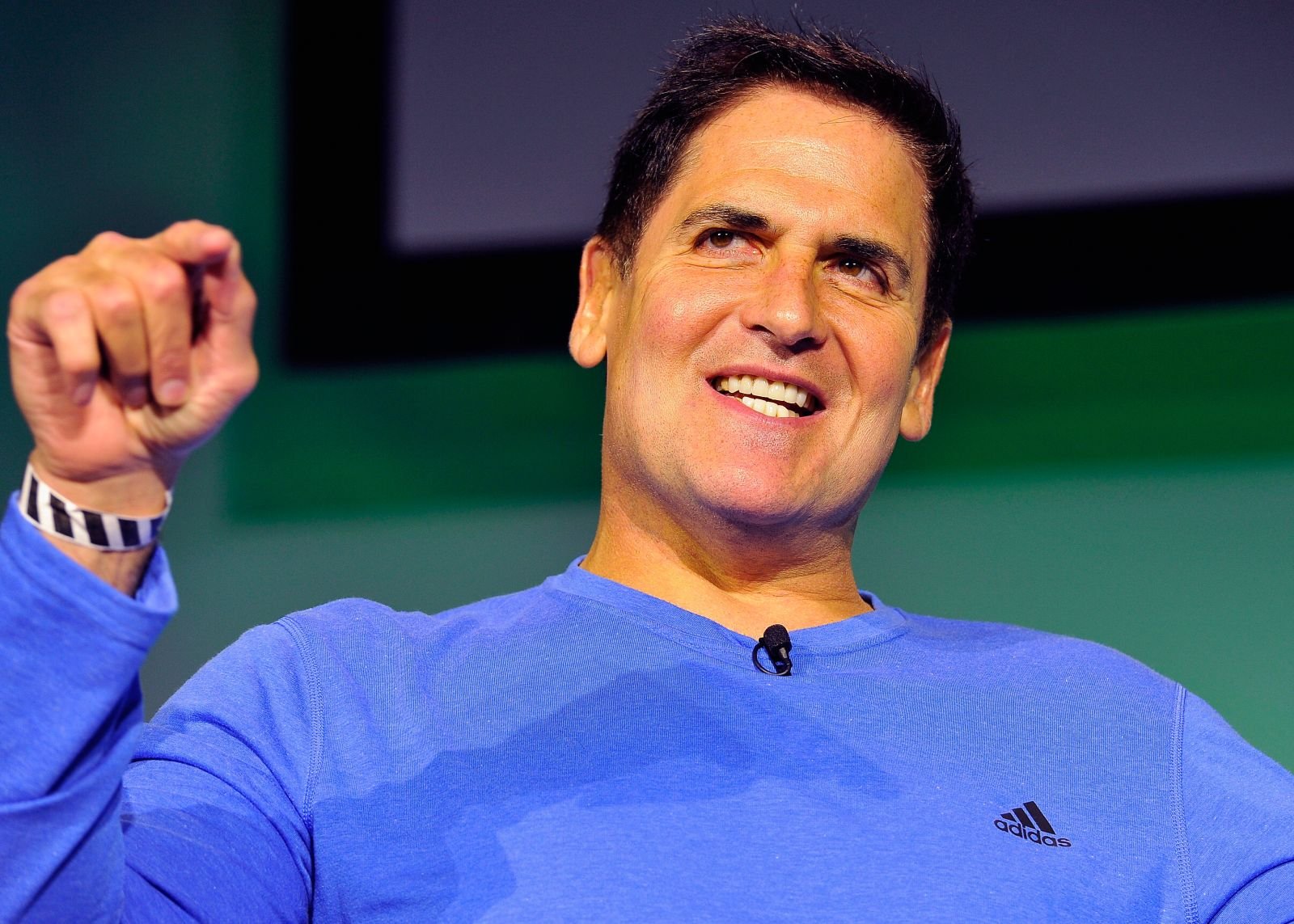 Mark Cuban dit que si vous avez 100 000 $, vous obtiendrez le « meilleur retour sur investissement garanti » en achetant du dentifrice et de la soupe en gros – mettez le reste à la banque, « laissez-le ne rien gagner »