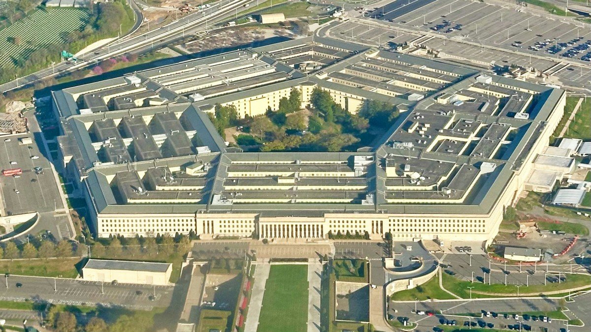 Les fournisseurs du Pentagone préviennent que les États-Unis n’auront pas de capacité magnétique d’ici 2027