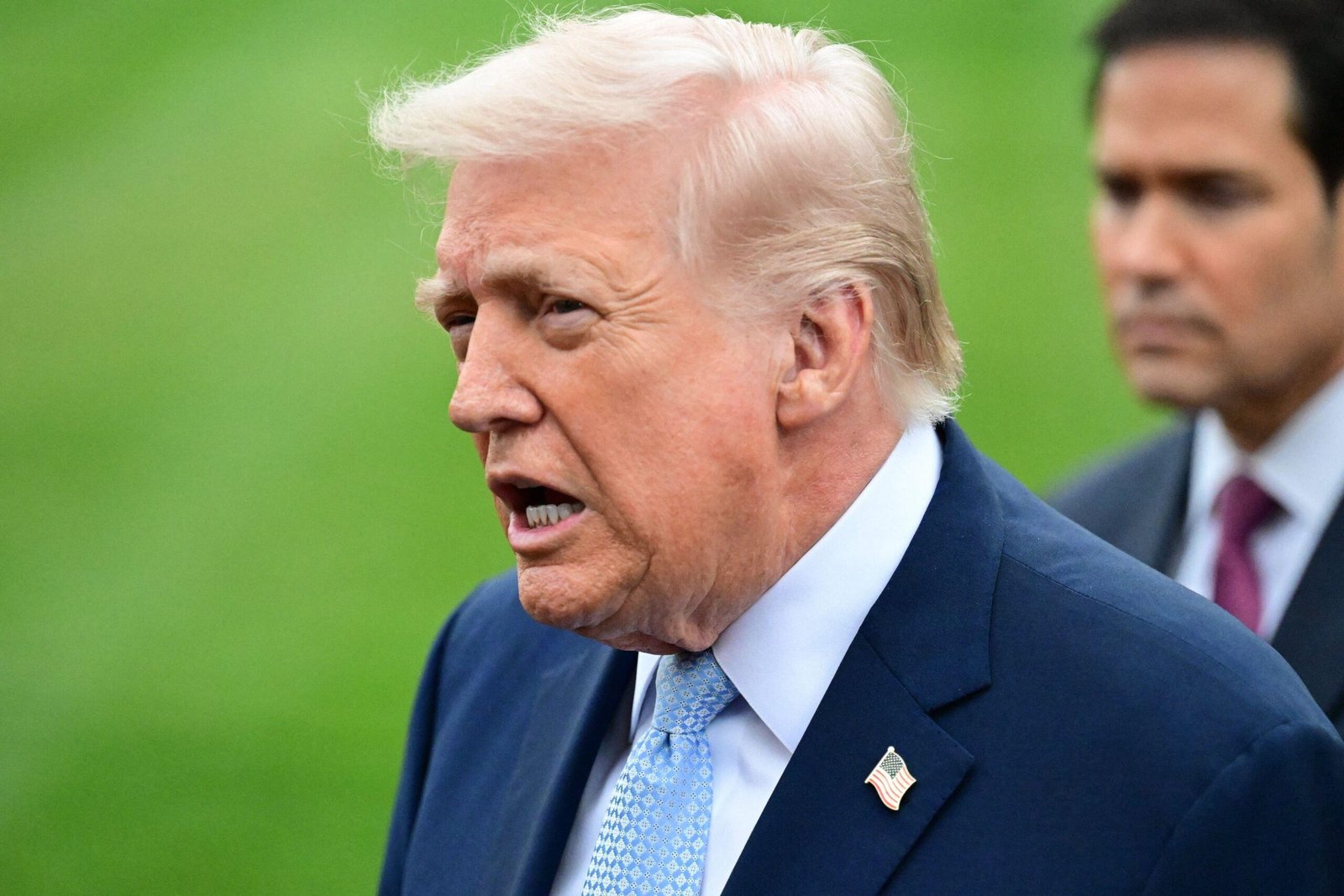 Le président Trump met en garde les Houthis contre le blocus de la mer Rouge