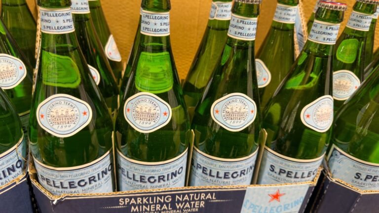 Nestlé vend la moitié de ses activités eaux à Platinum Equity