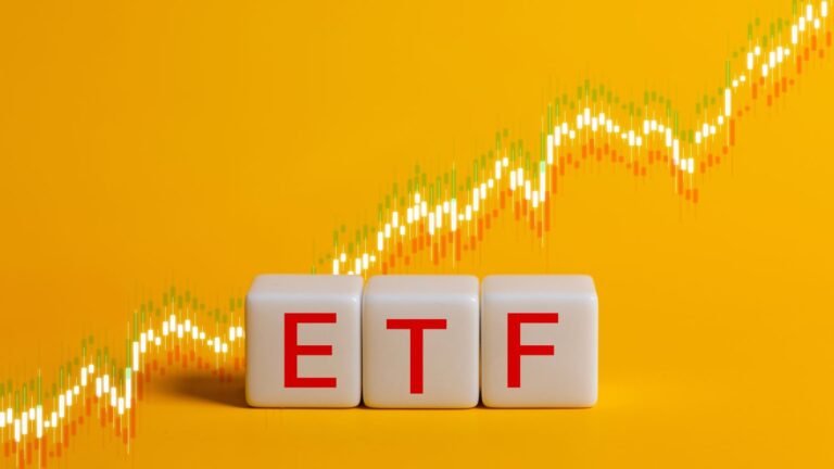 Après avoir comparé chaque ETF d'achat couvert Nasdaq-100, ces 3 paient jusqu'à 14 pour cent sans plafonner la hausse de votre IA