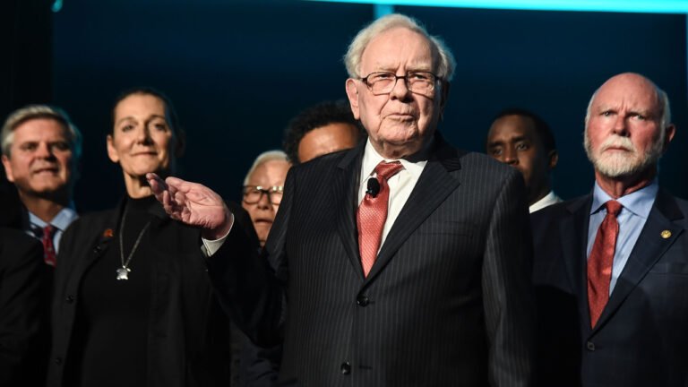 Warren Buffett affirme que « les humains adorent jouer » alors qu'il fouille un marché spéculatif – alors pourquoi les investisseurs l'ignorent-ils ?