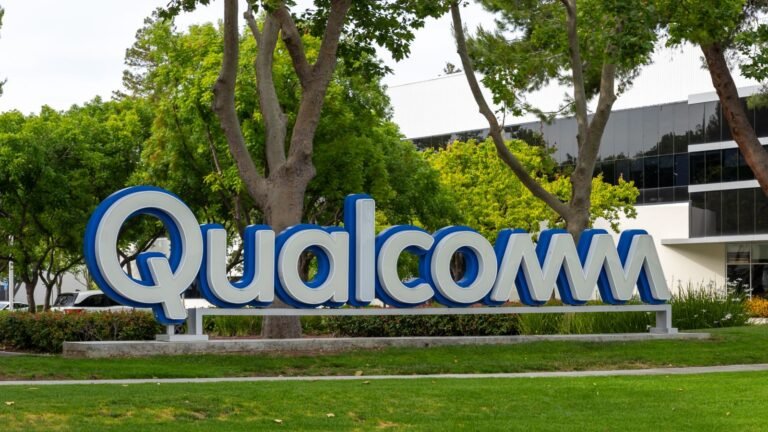 Qualcomm vient de donner aux investisseurs une raison de regarder au-delà d'Apple. Le marché se concentre sur la mauvaise histoire.