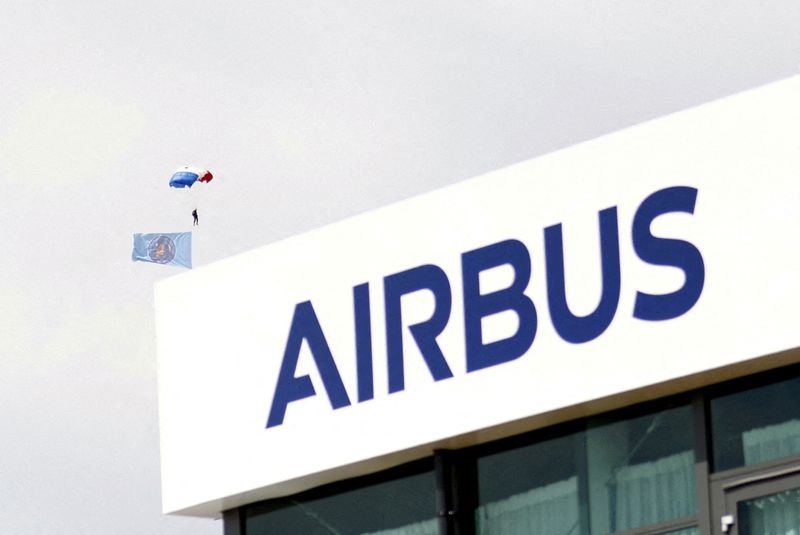 Exclusif-Boeing demande aux États-Unis d'intervenir sur le prêt record de l'UE à Airbus