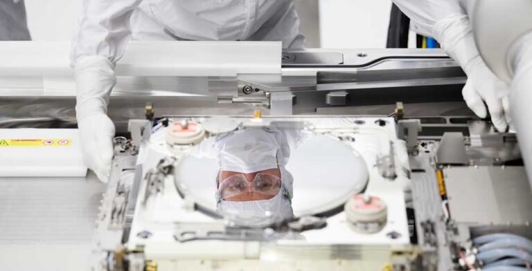 Les actions d'ASML plongent suite aux actualités chinoises et entraînent une baisse des stocks de puces
