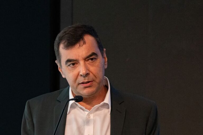 La décision du fondateur de Mobileye de démissionner de son poste de PDG, de faibles prévisions pèsent sur les actions