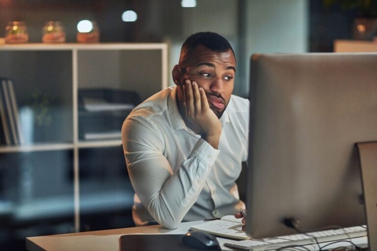 Achetez ces 2 actions ennuyeuses d’infrastructures industrielles ce mois-ci