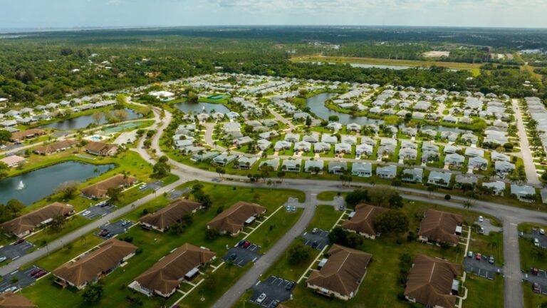 Voici ce qu'un budget de 300 000 $ vous permet d'acheter dans les villages, en Floride