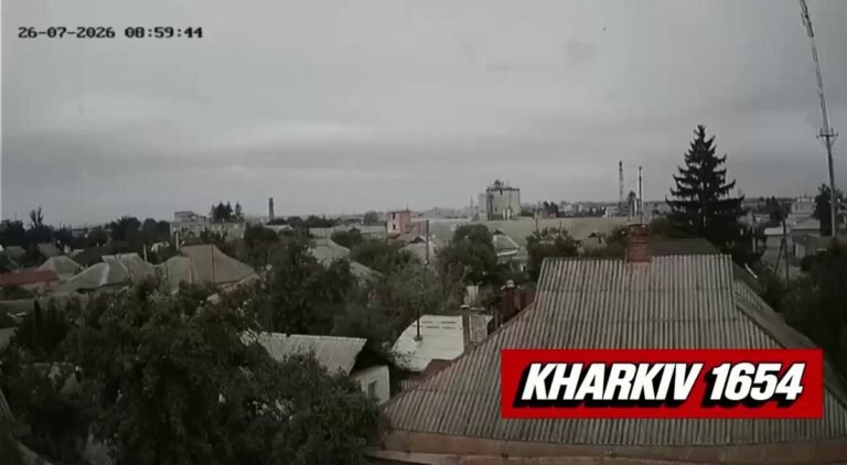 Un missile russe a frappé ce matin un quartier résidentiel de Kharkiv.