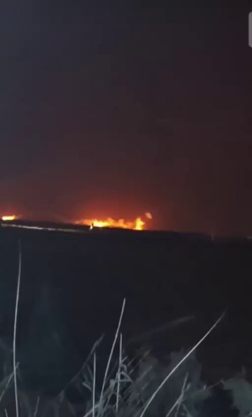 Incendies et explosions secondaires à Abadan, en Iran, ce soir, après une série de frappes américaines HIMARS.