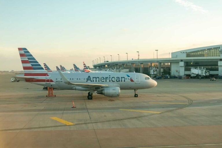 Les actions d'American Airlines plongent à mesure que les coûts du carburant augmentent. Comment jouer à AAL maintenant.