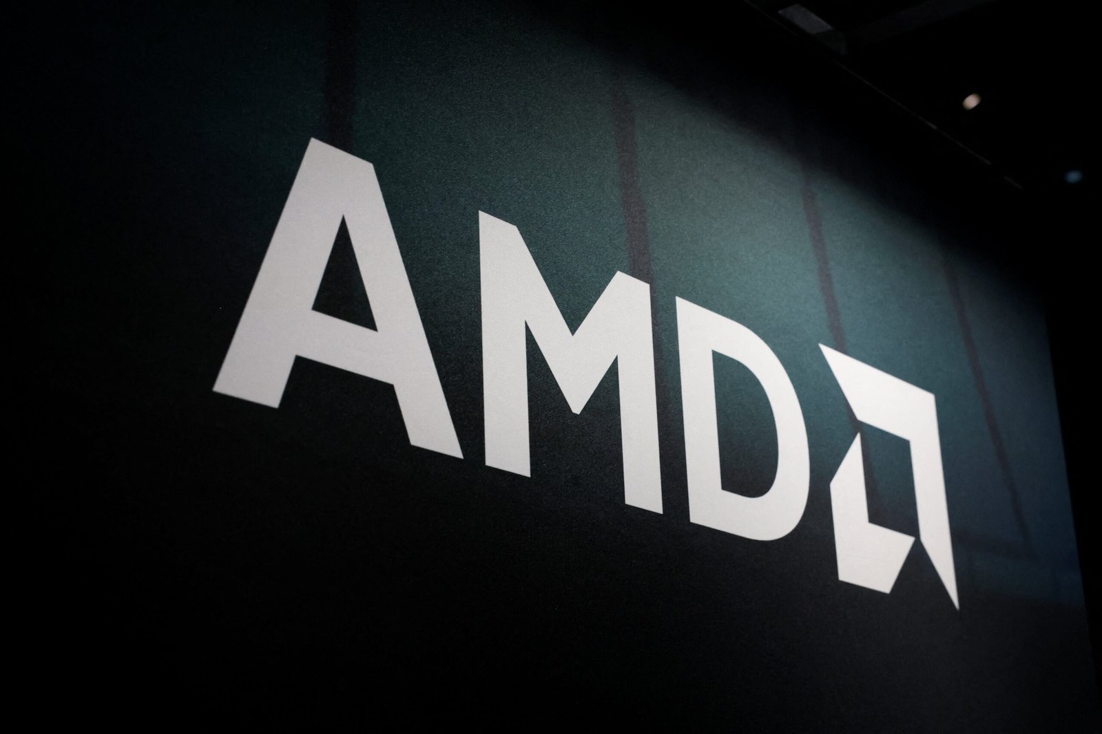 Actions technologiques en direct : les actions de puces se remettent des pertes de la semaine dernière sur Google, actualités AMD