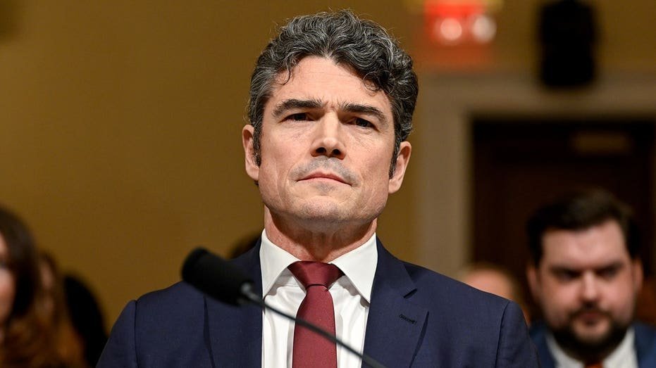 L'ancien responsable de la lutte contre le terrorisme, Joe Kent, continue d'appeler au retrait militaire américain du Moyen-Orient.