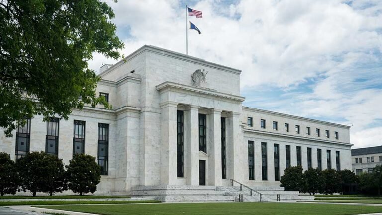 Une hausse surprise des taux de la Fed ne peut être exclue ; Ce que cela signifie pour le S&P 500