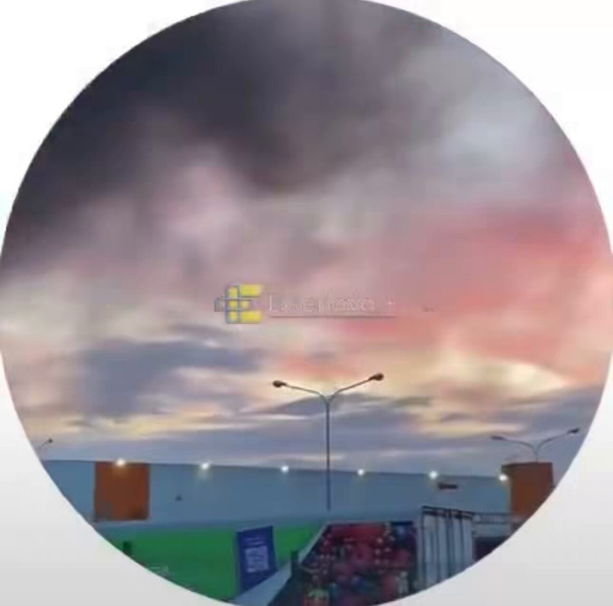 Un drone ukrainien après l’autre percute l’immense centre logistique de Wildberries à Saint-Pétersbourg,…