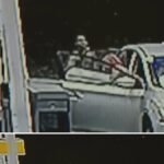 Une vidéo de surveillance montre le moment terrifiant où un homme aurait tenté de kidnapper un enfant dans…