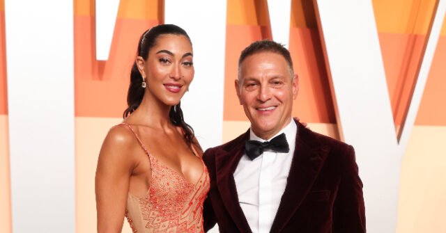 Le magnat d'Hollywood Ari Emanuel soutient la fusion Paramount-Warner Bros.