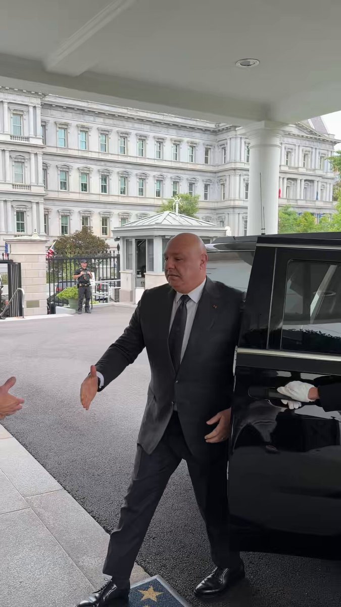 Le président Trump accueille le président du Liban à la Maison Blanche.