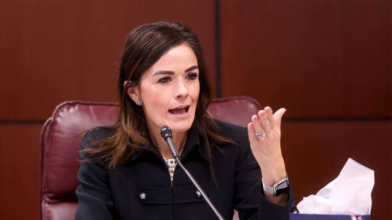 La candidate du Nevada GOP, Carrie Buck, dit qu'elle « vient prendre sa retraite Dina Titus »