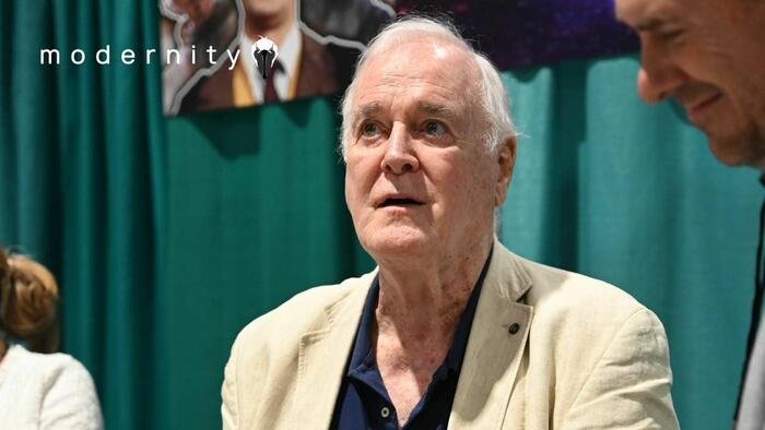 John Cleese : « Certaines cultures sont meilleures que d’autres »