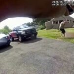 Bodycam montre un officier du Connecticut ordonnant à plusieurs reprises au suspect brandissant une chauve-souris de s'arrêter avant une fusillade mortelle