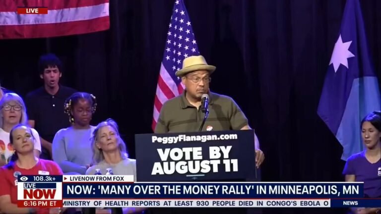 Le procureur général du Minnesota, Keith Ellison, a semblé pris au dépourvu après que les manifestants ont…
