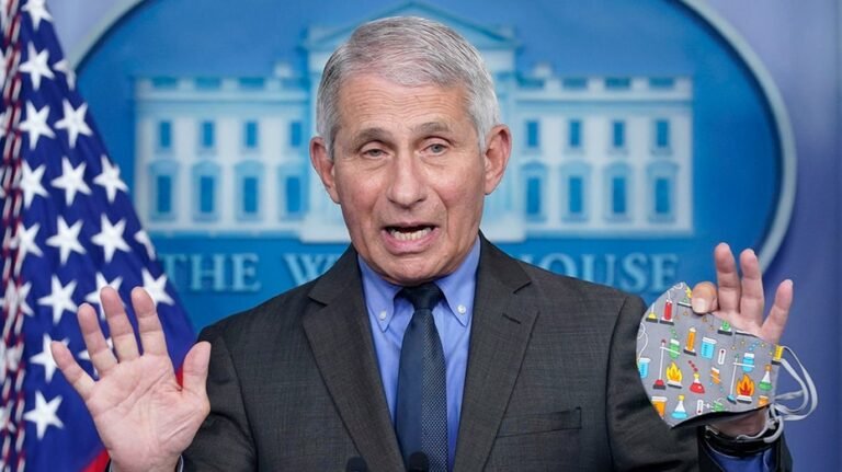 LIRE LES JOURNALIERS : Des documents dévoilent les réflexions de Fauci sur le débat sur les fuites en laboratoire, masquent les doutes et les échecs des tests
