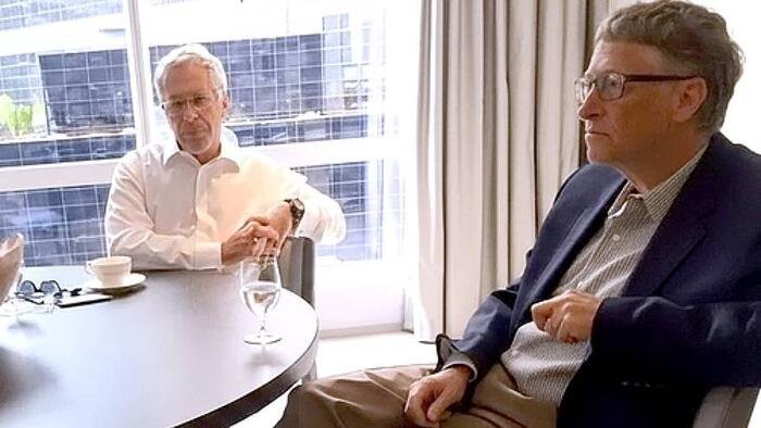 Bill Gates a ignoré les avertissements répétés et a rencontré Epstein trente fois