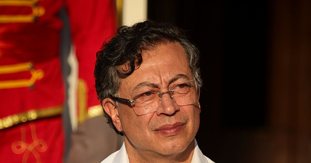 Le Colombien Gustavo Petro choisit Cuba communiste pour son dernier voyage en tant que président