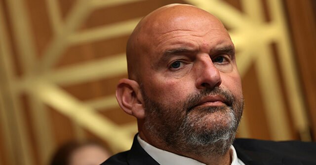 Fetterman déclare lors de l'audition de Fauci qu'il « regrette » d'avoir rejeté la théorie des fuites en laboratoire, la qualifiant de complot de droite