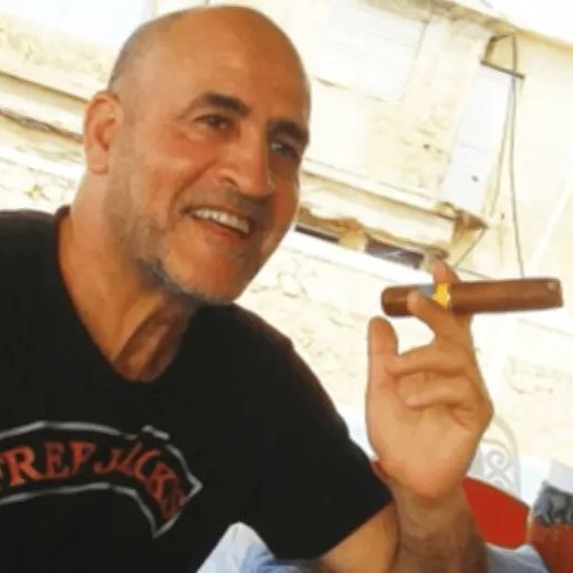 🇫🇷 Daniel Siad, un mannequin français de 69 ans ayant des liens étroits avec le défunt délinquant sexuel…