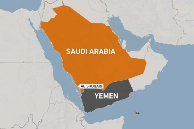 Les Houthis frappent un navire lié à l'Arabie Saoudite avec un missile près du détroit de Bab al-Mandab.