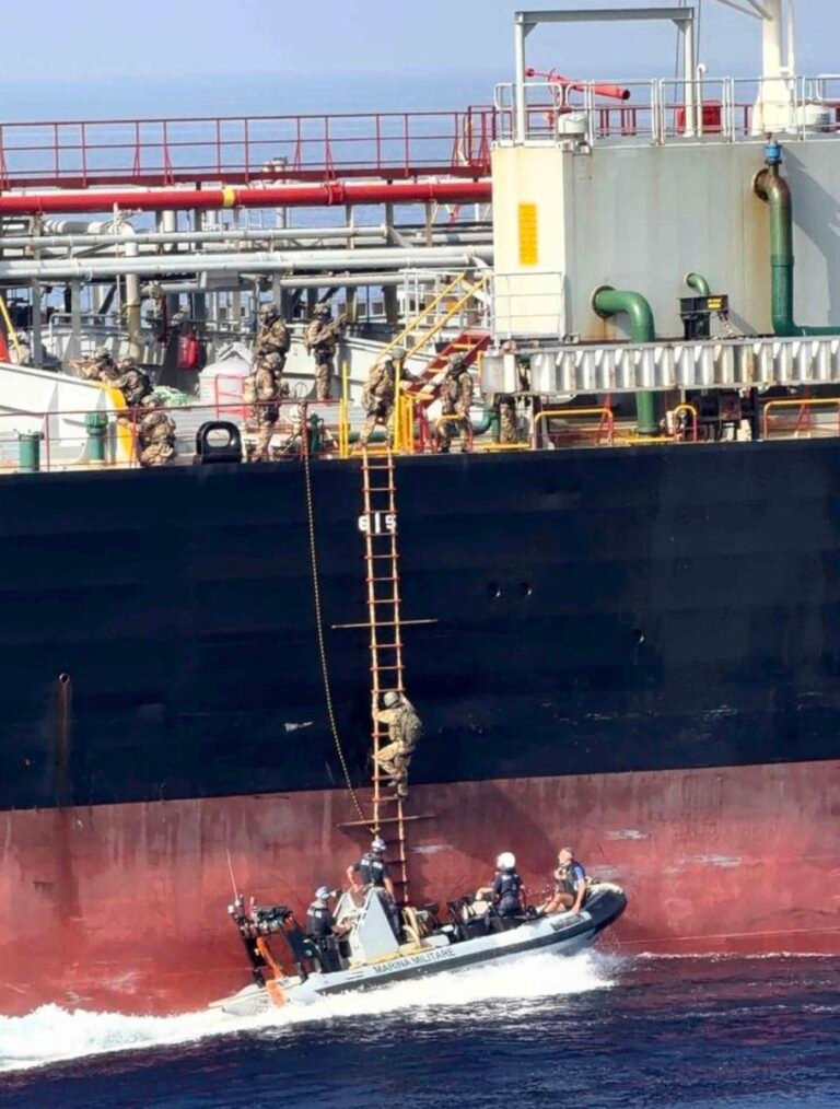 L’UE a annoncé aujourd’hui avoir arraisonné et saisi pour la première fois un navire de la flotte fantôme…
