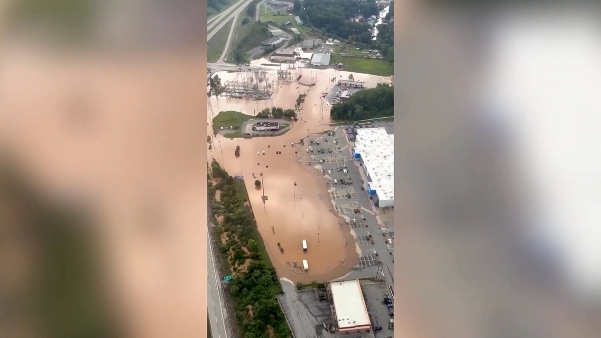 Les eaux de crue ont inondé Buckhannon, en Virginie occidentale, après de fortes pluies, incitant le…