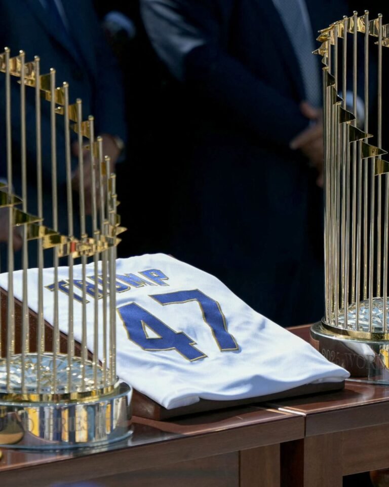 Le président Donald Trump a accueilli les champions des World Series 2025 des Los Angeles Dodgers dans la…