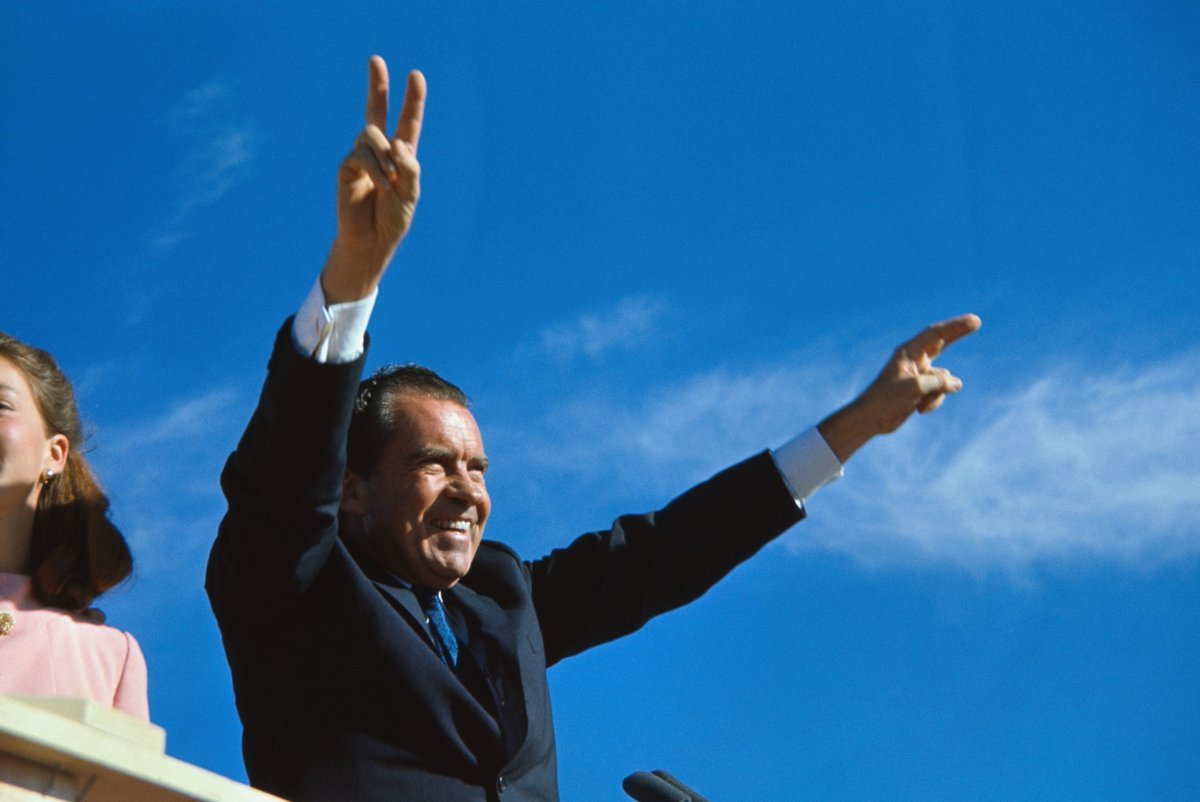 Le Wall Street Journal rapporte que les jeunes conservateurs considèrent Richard Nixon comme une icône.
